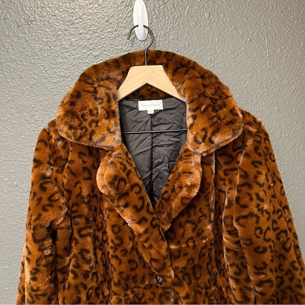Revolve, Privacy Please Addison Coat in Leopard - Picture 3 of 12